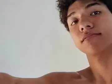 Chaturbate Live Sex Cam of maximiliano_kh4lil