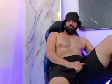 Chaturbate Watch Live Sex Cams of theronnyone