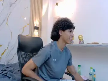 Chaturbate Watch Live Sex Cams of zayn_fox32