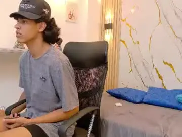 Chaturbate Sex Chat of zayn_fox32