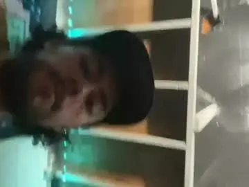 Chaturbate Live Porn of momentai605