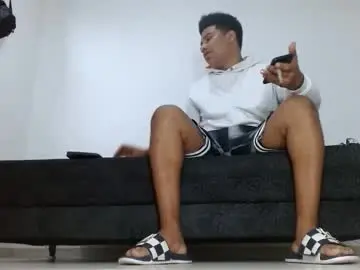 Chaturbate Live Sex of giant_feet