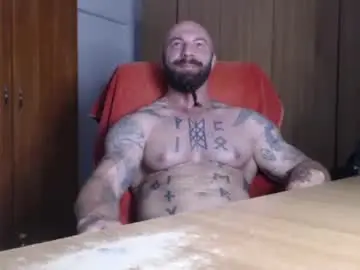 Chaturbate Live Porn of strongivan