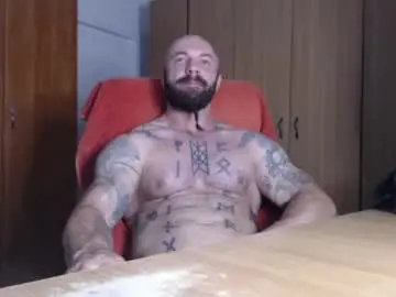 Chaturbate Live Sex Cam of strongivan