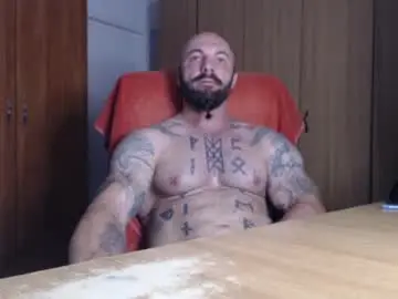 Chaturbate Live Sex Cam of strongivan