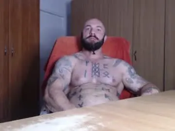 Chaturbate Live Sex Cam of strongivan