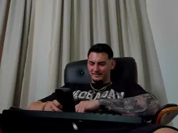 Chaturbate Live Sex Cam of clintmasterss