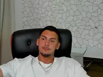 Chaturbate Live Porn of clintmasterss