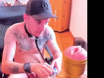 Chaturbate Watch Live Sex Cams of ohihoe92