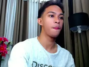 Chaturbate Live Sex Cam of hunk_edward