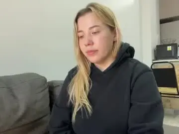 Chaturbate Watch Live Sex Cams of alyrasun