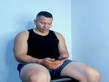 Chaturbate Nude Webcam of big_pecs_1