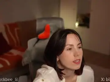 Chaturbate Live Porn of _blackbee_