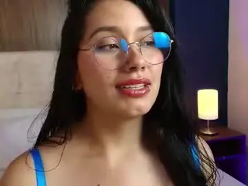 Chaturbate Live Sex of lauraruiz1