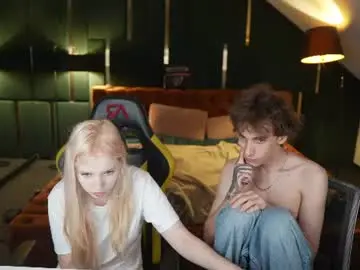 Chaturbate Nude Webcam of bright_diamonds_054