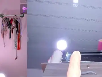 Chaturbate Adult Webcam of emily_foxxxi
