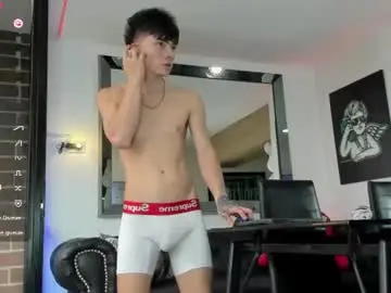 Chaturbate Live Sex Cam of pretur_crubaa