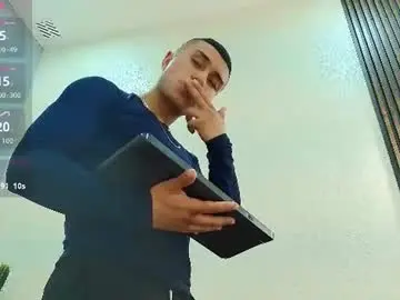 Chaturbate Live Porn of bruno_cavalli
