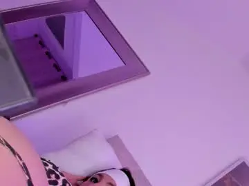 Chaturbate Adult Video Chat of halie728