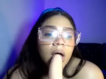 Chaturbate Nude Webcam of isamoon99