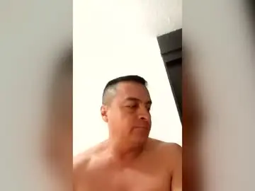 Chaturbate Live Sex Cam of luielli