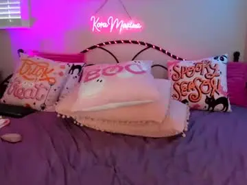 Chaturbate Live Sex Cam of koramarina