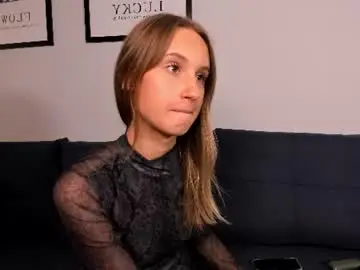 Chaturbate Watch Live Sex Cams of smilesviktoria18
