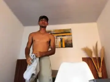 Chaturbate Live Sex of zander_2120