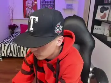 Chaturbate Live Sex Cam of benji23_