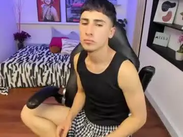 Chaturbate Best live sex cam show of benji23_