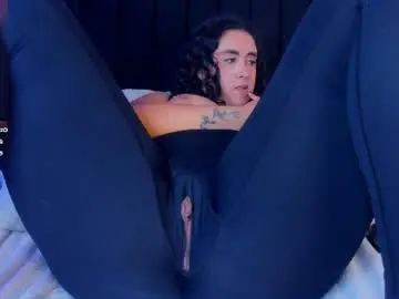 Chaturbate Live Porn of isaxcurves