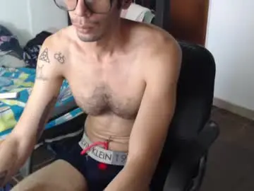 Chaturbate Live Sex Cam of julfigo