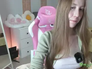 Chaturbate Live Sex Cam of mjgreencat