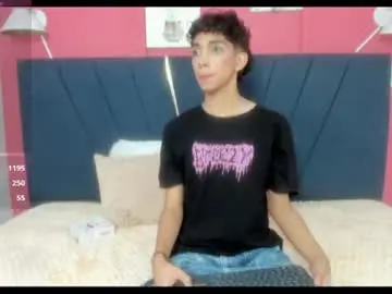Chaturbate Live Sex Cam of ero_boy40