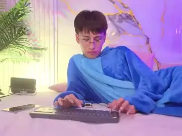 Chaturbate Live Sex Cam of davi_tay