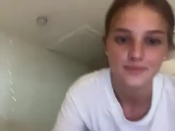 Chaturbate Live Sex Cam of amelialilyx