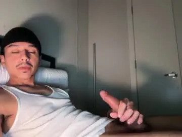 Chaturbate Free Live Porn of xmomentumx