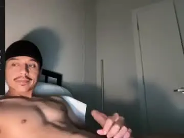 Chaturbate Live Porn of xmomentumx