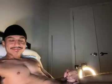 Chaturbate Live Sex Cam of xmomentumx