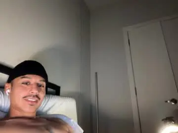 Chaturbate Watch Live Sex Cams of xmomentumx