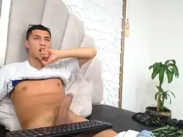 Chaturbate Live Sex Cam of mr_porn_9