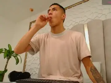 Chaturbate Live Sex Cam of mr_porn_9