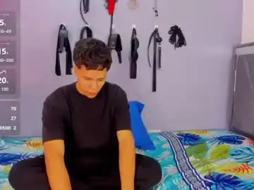 Chaturbate Live Sex Cam of ambar_and_jordan