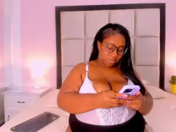 Chaturbate Free Porn Cam of treisyvixen