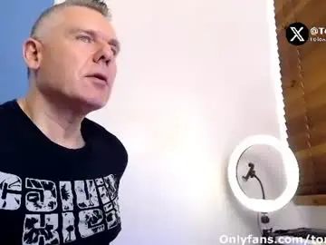 Chaturbate Adult Video Chat of tomfoxcam