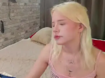 Chaturbate Best live sex cam show of kiki_peach