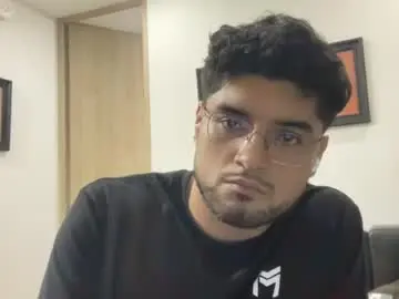 Chaturbate Live Sex Cam of bdever7