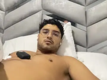 Chaturbate Live Sex Cam of bdever7