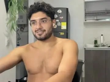 Chaturbate Live Sex Cam of bdever7