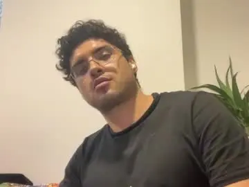 Chaturbate Live Sex Cam of bdever7